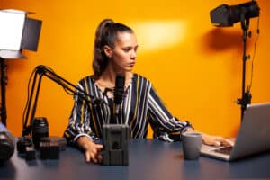 how to become famous on social media